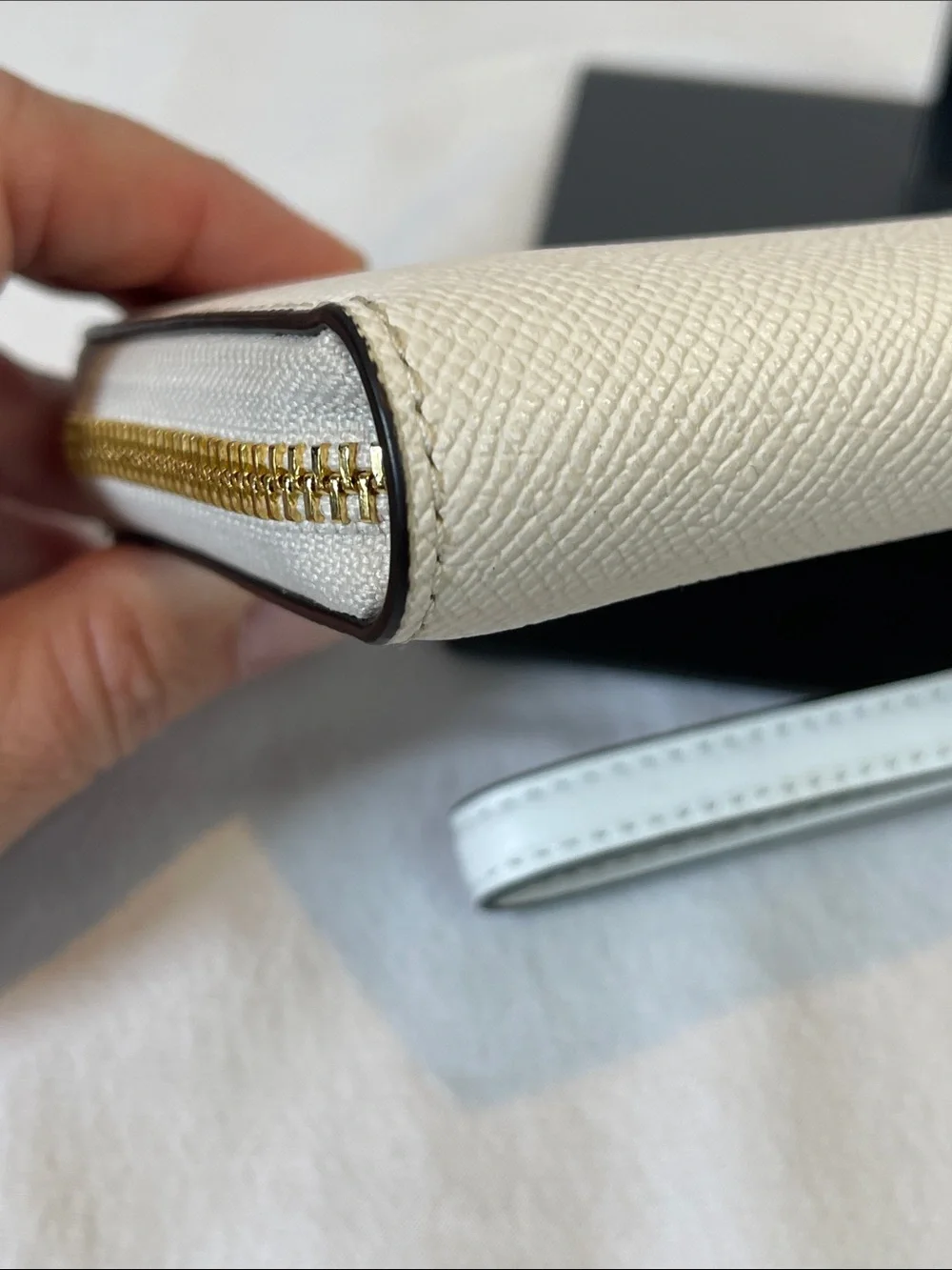 Coach B2254-C3441 Long Zip Around Wallet Chalk White Crossgrain Leather Wristlet
